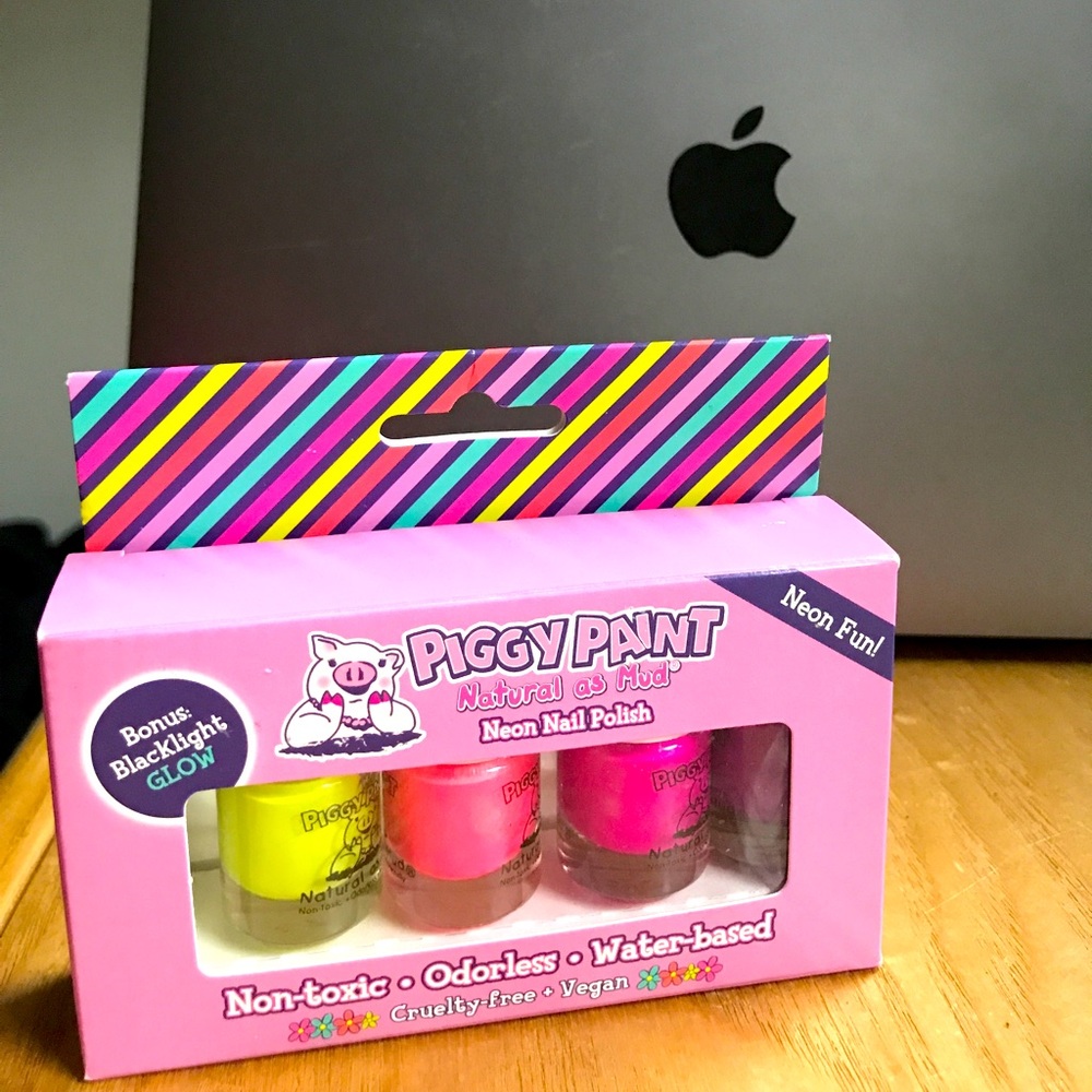 PIGGY PAINT by Target (NWOT)